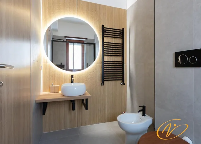 Nuccia Luxury And - Terrace, Bright Glass Lounge, 200mt To Metro-5min To Vatican, A-c Apartment
