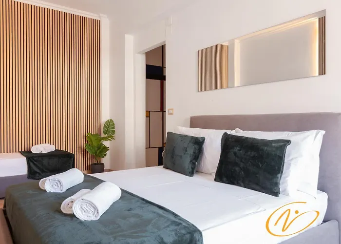 Nuccia Luxury And - Terrace, Bright Glass Lounge, 200mt To Metro-5min To Vatican, A-c Apartment *