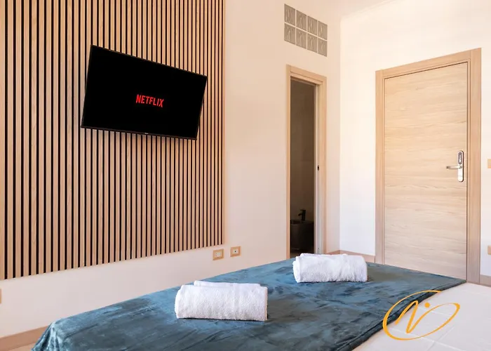 Nuccia Luxury And - Terrace, Bright Glass Lounge, 200mt To Metro-5min To Vatican, A-c Apartment *