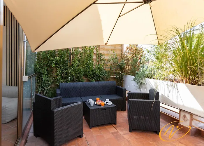 Apartment Nuccia Luxury And - Terrace, Bright Glass Lounge, 200mt To Metro-5min To Vatican, A-c