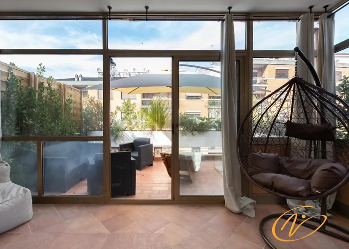 Nuccia Luxury And - Terrace, Bright Glass Lounge, 200mt To Metro-5min To Vatican, A-c Apartment