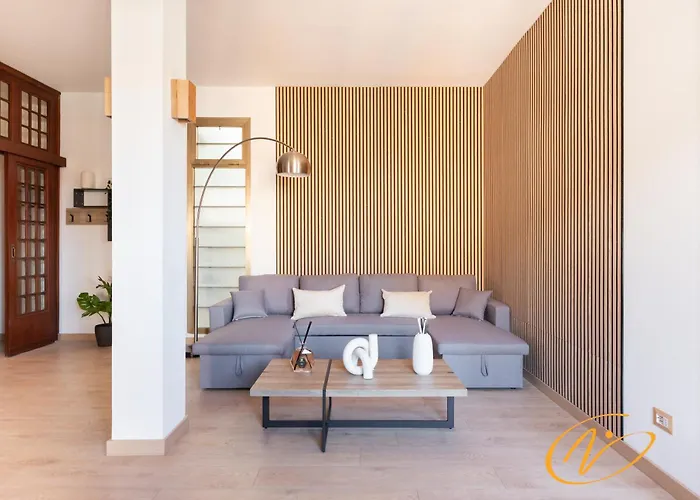 Apartment Nuccia Luxury And - Terrace, Bright Glass Lounge, 200mt To Metro-5min To Vatican, A-c
