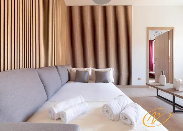 Nuccia Luxury And - Terrace, Bright Glass Lounge, 200mt To Metro-5min To Vatican, A-c Rom